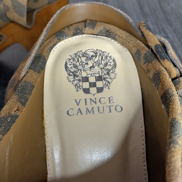 Leopard Print Platform Clogs - Picture 4 of 13